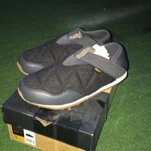 Men’s Teva shoes
